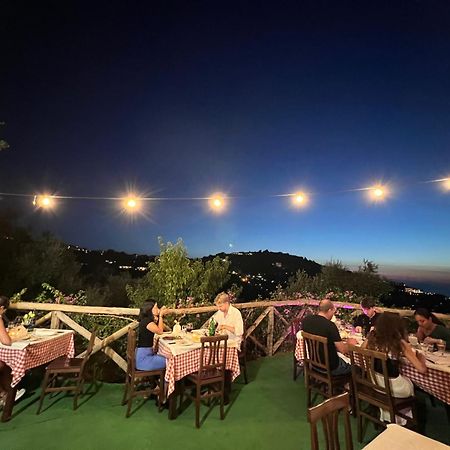 Agriturismo Le Grottelle Villa SantʼAgata sui Due Golfi Kültér fotó